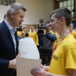 XXV Ogólnopolska Olimpiady Młodzieży w Sportach Halowych. Dekoracja Dolnośląskiego / Kamil Król / Radio Kielce