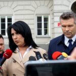 Kielce. Przedstawienie nowej komendant kieleckiej Straży Miejskiej. Renata Gruszczyńska - nowa komendant Straży Miejskiej w Kielcach i Bogdan Wenta - prezydent Kielce / Karol Żak / Radio Kielce
