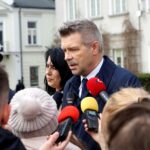 Kielce. Przedstawienie nowej komendant kieleckiej Straży Miejskiej. Bogdan Wenta - prezydent Kielc / Karol Żak / Radio Kielce