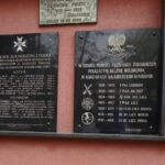 Tablica katyńska z nazwiskami oficerów zamordowanych w Katyniu i Charkowie / Piotr Michalski / Radio Kielce