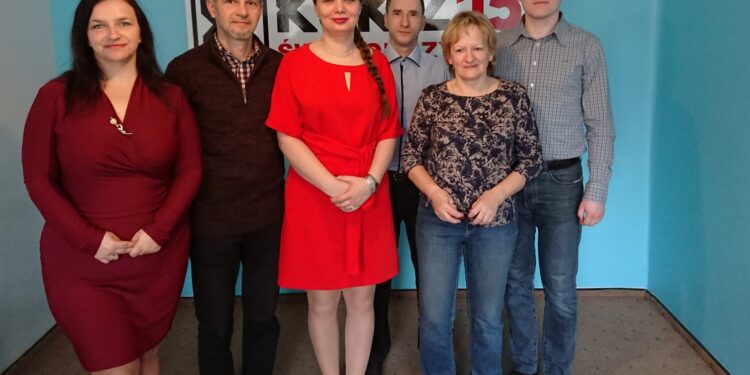 Od lewej: Dorota Jarońska, Rafał Młynarski, Magdalena Fogiel - Litwinek, Marcin Bugajski, Hanna Łoboda, Łukasz Wasilewski / Michał Kita / Radio Kielce