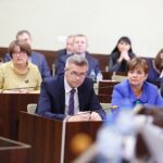 Kielce. Nadzwyczajna sesja Rady Miasta. Na zdjęciu: prezydent Kielc Bogdan Wenta i Danuta Papaj - wiceprezes Stowarzyszenia "Projekt Świętokrzyskie" / Jarosław Kubalski / Radio Kielce