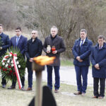 Uroczystości pod obeliskiem upamiętniającym ofiary katastrofy smoleńskiej przy ulicy Grabinów / Jarosław Kubalski / Radio Kielce