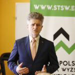 Spotkanie dotyczące choroby Parkinsona. Na zdjęciu senator Krzysztof Słoń / Jarosław Kubalski / Radio Kielce