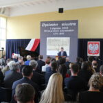 Uroczysta Sesja Rady Miejskiej w Szkole Podstawowej im. Marszałka Józefa Piłsudskiego w Opatowcu / Marta Gajda / Radio Kielce