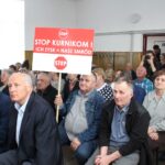 Wierzbica gm. Tuczępy. Rozprawa administracyjna dotycząca budowy kurnika / Marta Gajda / Radio Kielce