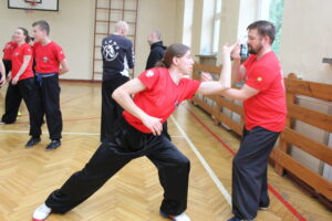 Sifu Wanga – wielki mistrz tradycyjnego chińskiego Kung-fu podczas treningu / Marta Gajda / Radio Kielce