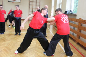 Sifu Wanga – wielki mistrz tradycyjnego chińskiego Kung-fu podczas treningu / Marta Gajda / Radio Kielce