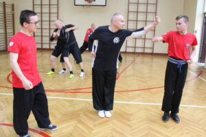 Sifu Wanga – wielki mistrz tradycyjnego chińskiego Kung-fu podczas treningu / Marta Gajda / Radio Kielce