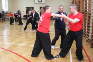 Sifu Wanga – wielki mistrz tradycyjnego chińskiego Kung-fu podczas treningu / Marta Gajda / Radio Kielce