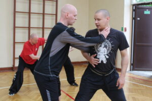 Sifu Wanga – wielki mistrz tradycyjnego chińskiego Kung-fu podczas treningu / Marta Gajda / Radio Kielce