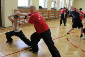 Sifu Wanga – wielki mistrz tradycyjnego chińskiego Kung-fu podczas treningu / Marta Gajda / Radio Kielce