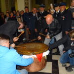 Iwaniska. Gra tarabaniarzy w nocy z Wielkiej Soboty na Niedzielę Wielkanocną / Emilia Sitarska / Radio Kielce