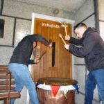 Iwaniska. Gra tarabaniarzy w nocy z Wielkiej Soboty na Niedzielę Wielkanocną / Emilia Sitarska / Radio Kielce