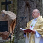 Msza w intencji Antoniego Hedy Szarego oraz żołnierzy poległych pod Jeleńcem 1 kwietnia 1944 roku. Na zdjęciu ks. Dariusz Kowalski / Emilia Sitarska / Radio Kielce