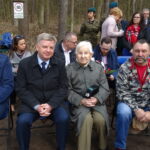 Uroczystości upamiętniające bitwę pod Jeleńcem, a także poległych w niej żołnierzy. Od lewej burmistrz Kunowa - Lech Łodej, senator PiS - Jarosław Rusiecki, żołnierz Szarego - kapitan Tadeusz Sułowski / Emilia Sitarska / Radio Kielce