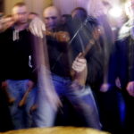 27.03.2016 Iwaniska. Bija w taraban obwieszczając mieszkańcom Zmartwychwstanie. / Jarosław Kubalski / Radio Kielce