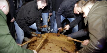 Zatrzymają się przy domach panien, aby potarabanić