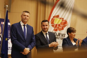 11.10.2018 Kielce. Konwencja wyborcza Projekt Świętokrzyskie Bogdana Wenty w Filharmonii Świętokrzyskiej. Bogdan Wenta, Kamil Suchański i Danuta Papaj / Jarosław Kubalski / Radio Kielce