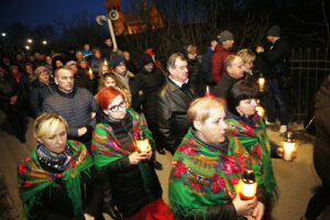 02.04.2019 Masłów. Droga Krzyżowa w rocznicę śmierci Jana Pawła II / Jarosław Kubalski / Radio Kielce