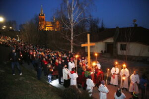 02.04.2019 Masłów. Droga Krzyżowa w rocznicę śmierci Jana Pawła II / Jarosław Kubalski / Radio Kielce