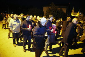 02.04.2019 Masłów. Droga Krzyżowa w rocznicę śmierci Jana Pawła II / Jarosław Kubalski / Radio Kielce