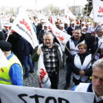 04.04.2019 Kielce. "Solidarność" manifestuje przed ŚUW / Jarosław Kubalski / Radio Kielce