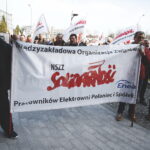 04.04.2019 Kielce. "Solidarność" manifestuje przed ŚUW / Jarosław Kubalski / Radio Kielce