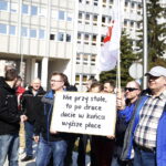 04.04.2019 Kielce. "Solidarność" manifestuje przed ŚUW / Jarosław Kubalski / Radio Kielce