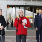 04.04.2019 Kielce. "Solidarność" manifestuje przed ŚUW / Jarosław Kubalski / Radio Kielce