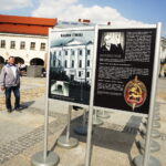 08.04.2019 Kielce. Rynek. Wystawa poświęcona zbrodni katyńskiej / Jarosław Kubalski / Radio Kielce
