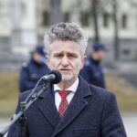 11.04.2019 Kielce. Przekazanie 13 radiowozów Komendzie Miejskiej Policji w Kielcach i komendom powiatowym.Senator Krzysztof Słoń / Jarosław Kubalski / Radio Kielce