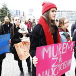 12.04.2019 Kielce. Uczniowie manifestowali poparcie dla strajkujących nauczycieli przed ŚUW / Jarosław Kubalski / Radio Kielce