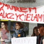 12.04.2019 Kielce. Uczniowie manifestowali poparcie dla strajkujących nauczycieli przed ŚUW / Jarosław Kubalski / Radio Kielce