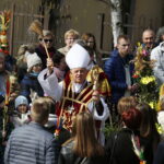 14.04.2014 Kielce. Niedziela Palmowa. Biskup Jan Piotrowski / Jarosław Kubalski / Radio Kielce