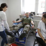 14.04.2019 Kielce. Żołnierze ŚBOT oddają krew / Jarosław Kubalski / Radio Kielce