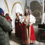 15.04.2019 Wąchock. Klasztor. Plan zdjęciowy serialu filmowego "Korona Królów" / Jarosław Kubalski / Radio Kielce