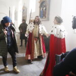 15.04.2019 Wąchock. Klasztor. Plan zdjęciowy serialu filmowego "Korona Królów" / Jarosław Kubalski / Radio Kielce