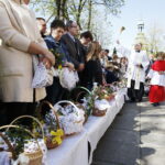 20.04.2019 Kielce. Święta Wielkanocne. Święcenie pokarmów przed katedrą / Jarosław Kubalski / Radio Kielce