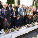 20.04.2019 Kielce. Święta Wielkanocne. Święcenie pokarmów przed katedrą / Jarosław Kubalski / Radio Kielce