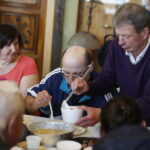 20.04.2019 Kielce. WDK. Śniadanie wielkanocne dla bezdomnych, samotnych i ubogich / Jarosław Kubalski / Radio Kielce