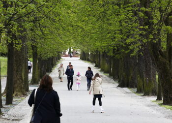 21.04.2019 Kielce. Park. Świąteczny spacer / Jarosław Kubalski / Radio Kielce