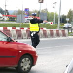 22.04.2019 Bilcza. Policja kontroluje pojazdy / Jarosław Kubalski / Radio Kielce