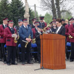 Krynki. Gminne Święto Strażaków połączone z przekazaniem nowego wozu dla OSP Krynki. Na zdjęciu przy mównicy Marzena Bernat - wójt gminy Brody / Anna Głąb / Radio Kielce