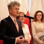 Kielce. Spotkanie wielkanocne wojewody z parlamentarzystami i dziennikarzami. Senator Krzysztof Słoń, poseł Maria Zuba i wojewoda Agata Wojtyszek / Krzysztof Bujnowicz / Radio Kielce