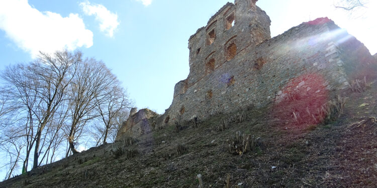 Dlaczego zginął właściciel ruin zamku? [ZDJĘCIA]