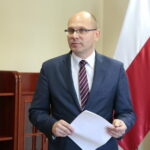 Podpisanie umów na  remont dróg i wręczenie rządowych promes. Na zdjęciu: Jacek Sułek - dyrektor Wydziału Infrastruktury i Rozwoju ŚUW / Marzena Mąkosa / Radio Kielce