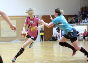 Mecz Korona Handball Kielce - UKS PCM Kościerzyna / Marzena Mąkosa / Radio Kielce