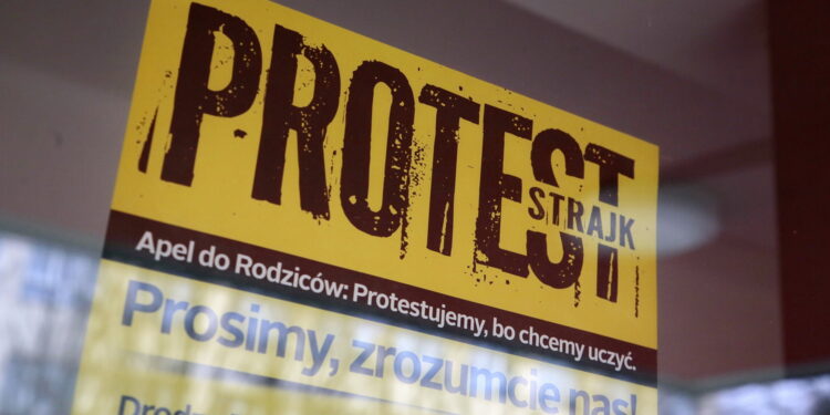 Protest nauczycieli / Marzena Mąkosa / Radio Kielce