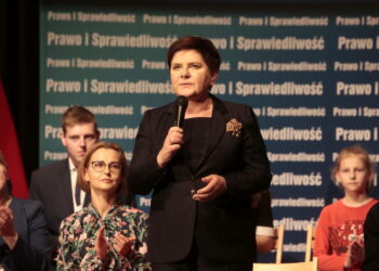 Spotkanie wicepremier Beaty Szydło z mieszkańcami / Marzena Mąkosa / Radio Kielce